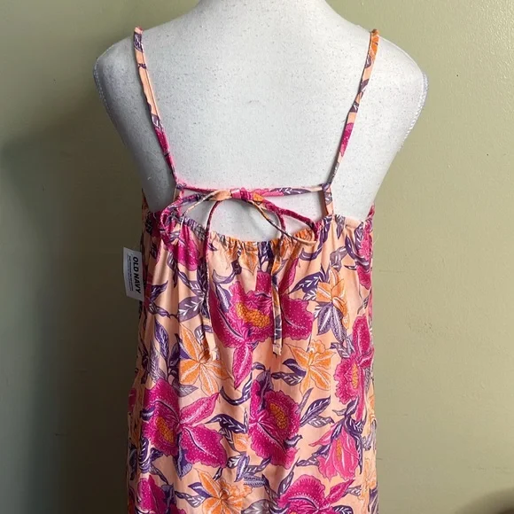 Old Navy sleeveless v- neckline tie back peach Floral Maxi Dress size small